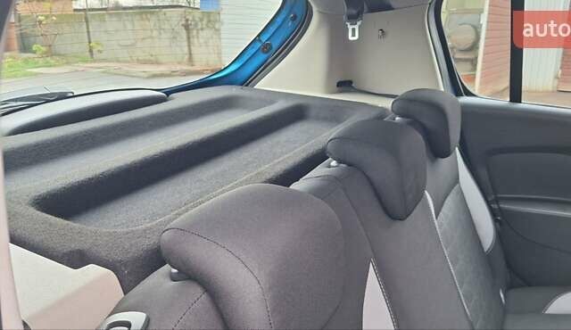 Синій Дачія Sandero StepWay, об'ємом двигуна 1.5 л та пробігом 198 тис. км за 8900 $, фото 89 на Automoto.ua