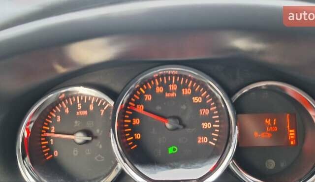 Синій Дачія Sandero StepWay, об'ємом двигуна 1.5 л та пробігом 198 тис. км за 8900 $, фото 143 на Automoto.ua