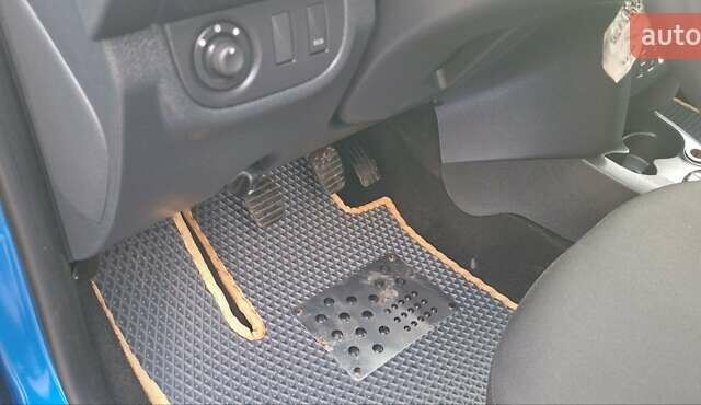 Синій Дачія Sandero StepWay, об'ємом двигуна 1.5 л та пробігом 198 тис. км за 8900 $, фото 124 на Automoto.ua