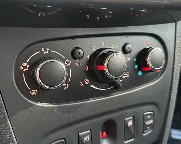 Дачия Sandero StepWay 2016 в Буче на Automoto.ua Синий Дачия Sandero StepWay, объемом двигателя 0 л и пробегом 91 тыс. км за 7700 $, фото 30 на Automoto.ua