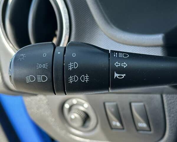 Синий Дачия Sandero StepWay, объемом двигателя 0 л и пробегом 91 тыс. км за 8300 $, фото 14 на Automoto.ua