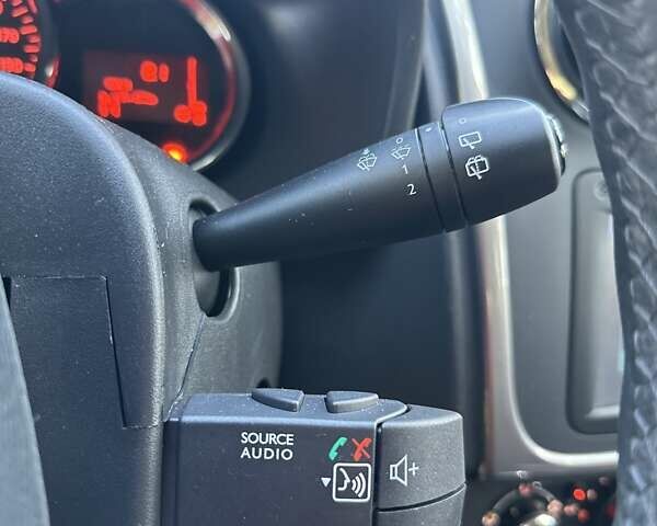 Дачия Sandero StepWay 2016 в Буче на Automoto.ua Синий Дачия Sandero StepWay, объемом двигателя 0 л и пробегом 91 тыс. км за 7700 $, фото 26 на Automoto.ua