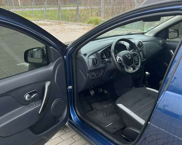 Синий Дачия Sandero StepWay, объемом двигателя 1.5 л и пробегом 221 тыс. км за 9400 $, фото 8 на Automoto.ua
