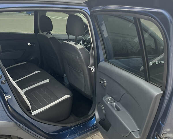 Синий Дачия Sandero StepWay, объемом двигателя 1.5 л и пробегом 221 тыс. км за 9400 $, фото 9 на Automoto.ua