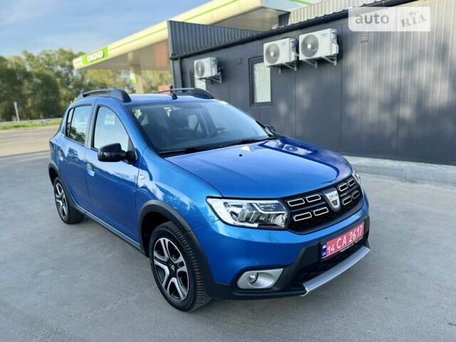 Синий Дачия Sandero StepWay, объемом двигателя 1.5 л и пробегом 170 тыс. км за 10900 $, фото 2 на Automoto.ua