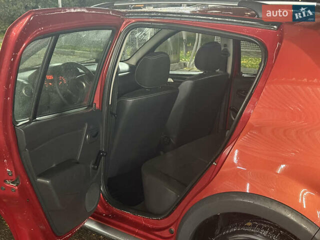 Дачия Sandero StepWay 2010 в Луцке на Automoto.ua Оранжевый Дачия Sandero StepWay, объемом двигателя 1.6 л и пробегом 181 тыс. км за 6290 $, фото 5 на Automoto.ua