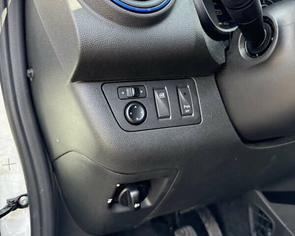 Белый Дачия Spring, объемом двигателя 0 л и пробегом 11 тыс. км за 8550 $, фото 40 на Automoto.ua