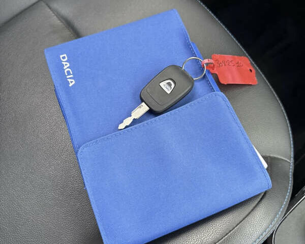 Белый Дачия Spring, объемом двигателя 0 л и пробегом 11 тыс. км за 8550 $, фото 35 на Automoto.ua