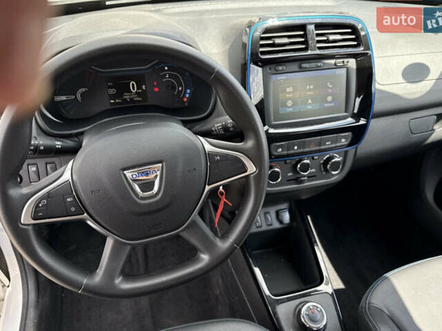 Белый Дачия Spring, объемом двигателя 0 л и пробегом 11 тыс. км за 8550 $, фото 30 на Automoto.ua