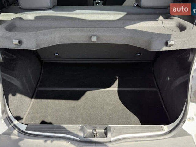 Белый Дачия Spring, объемом двигателя 0 л и пробегом 11 тыс. км за 8550 $, фото 20 на Automoto.ua