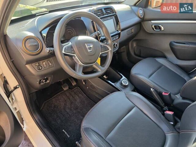 Белый Дачия Spring, объемом двигателя 0 л и пробегом 27 тыс. км за 9150 $, фото 15 на Automoto.ua