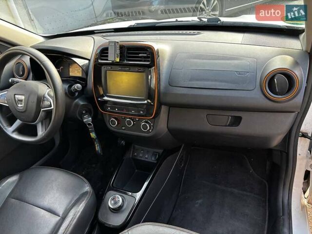 Белый Дачия Spring, объемом двигателя 0 л и пробегом 60 тыс. км за 5900 $, фото 6 на Automoto.ua