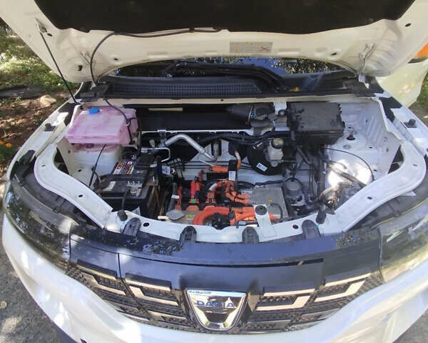 Білий Дачія Spring, об'ємом двигуна 0 л та пробігом 57 тис. км за 10600 $, фото 8 на Automoto.ua