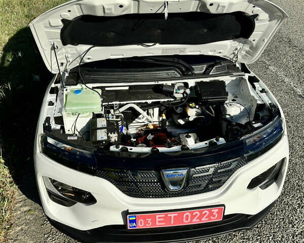 Белый Дачия Spring, объемом двигателя 0 л и пробегом 14 тыс. км за 9300 $, фото 7 на Automoto.ua