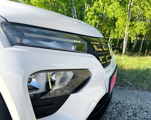 Белый Дачия Spring, объемом двигателя 0 л и пробегом 14 тыс. км за 9300 $, фото 21 на Automoto.ua