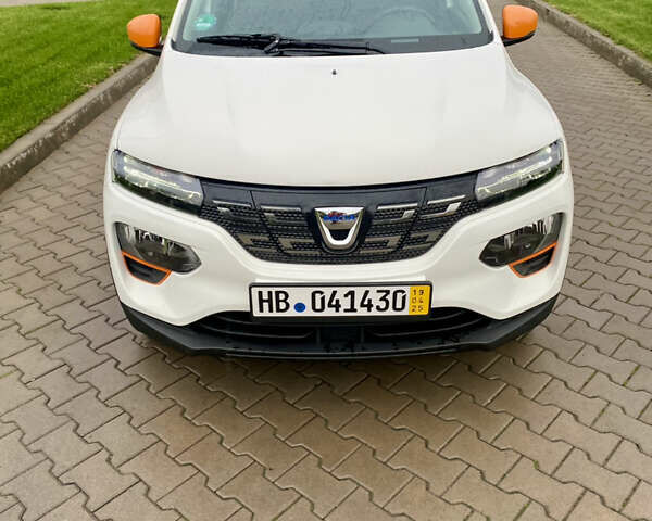Белый Дачия Spring, объемом двигателя 0 л и пробегом 39 тыс. км за 9800 $, фото 2 на Automoto.ua