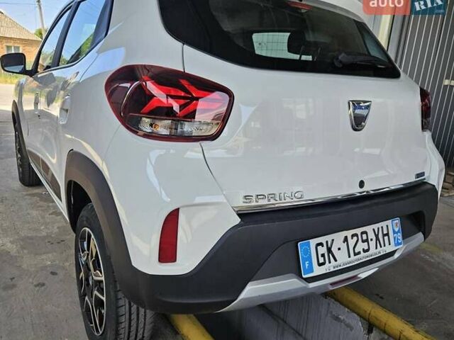 Белый Дачия Spring, объемом двигателя 0 л и пробегом 32 тыс. км за 9800 $, фото 5 на Automoto.ua