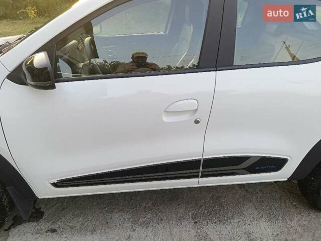 Белый Дачия Spring, объемом двигателя 0 л и пробегом 41 тыс. км за 9800 $, фото 2 на Automoto.ua