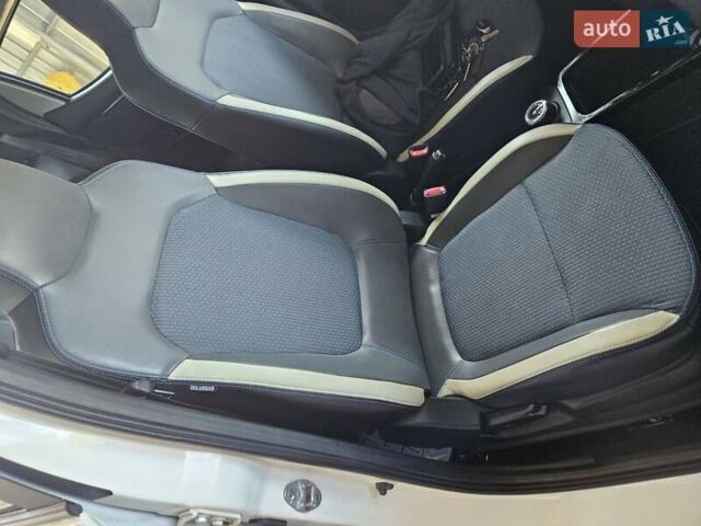 Белый Дачия Spring, объемом двигателя 0 л и пробегом 32 тыс. км за 9800 $, фото 10 на Automoto.ua