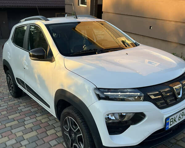 Белый Дачия Spring, объемом двигателя 0 л и пробегом 20 тыс. км за 9777 $, фото 1 на Automoto.ua