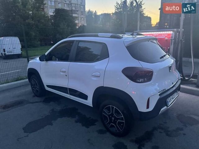 Белый Дачия Spring, объемом двигателя 0 л и пробегом 27 тыс. км за 9500 $, фото 7 на Automoto.ua