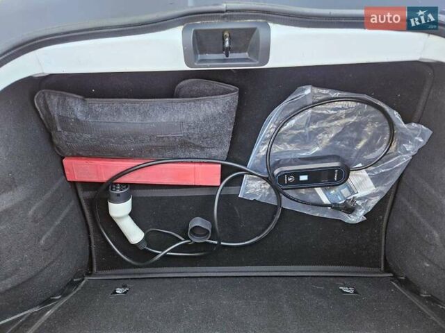 Белый Дачия Spring, объемом двигателя 0 л и пробегом 32 тыс. км за 9800 $, фото 34 на Automoto.ua