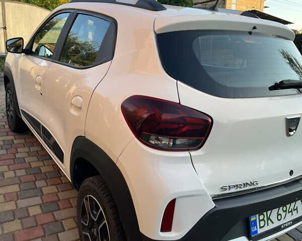 Белый Дачия Spring, объемом двигателя 0 л и пробегом 20 тыс. км за 9777 $, фото 10 на Automoto.ua