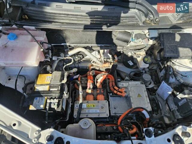 Белый Дачия Spring, объемом двигателя 0 л и пробегом 32 тыс. км за 9800 $, фото 29 на Automoto.ua