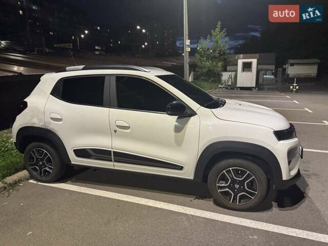 Белый Дачия Spring, объемом двигателя 0 л и пробегом 27 тыс. км за 9500 $, фото 5 на Automoto.ua