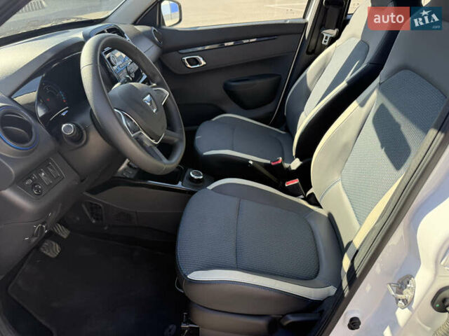 Білий Дачія Spring, об'ємом двигуна 0 л та пробігом 31 тис. км за 8550 $, фото 25 на Automoto.ua