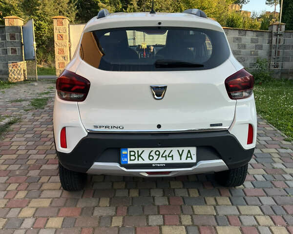 Белый Дачия Spring, объемом двигателя 0 л и пробегом 20 тыс. км за 9777 $, фото 11 на Automoto.ua