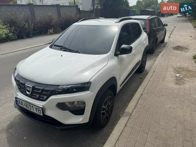Белый Дачия Spring, объемом двигателя 0 л и пробегом 27 тыс. км за 9500 $, фото 6 на Automoto.ua