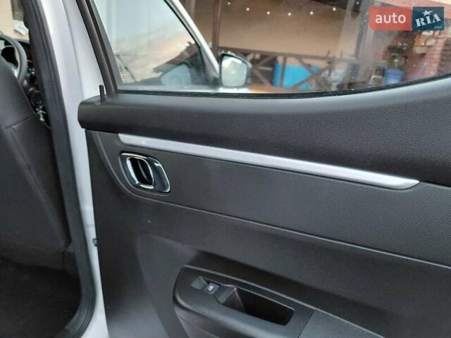 Білий Дачія Spring, об'ємом двигуна 0 л та пробігом 40 тис. км за 9450 $, фото 33 на Automoto.ua