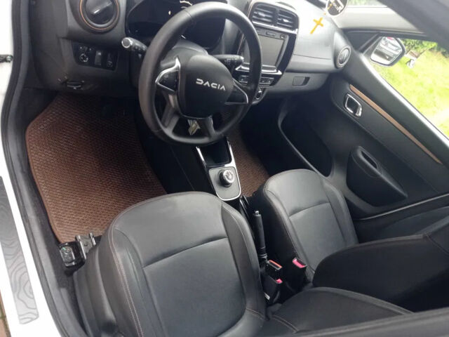 Белый Дачия Spring, объемом двигателя 0 л и пробегом 14 тыс. км за 9500 $, фото 7 на Automoto.ua