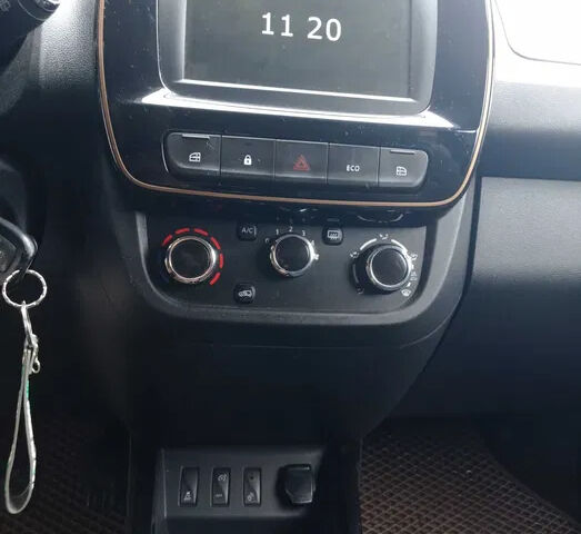 Белый Дачия Spring, объемом двигателя 0 л и пробегом 14 тыс. км за 9500 $, фото 4 на Automoto.ua