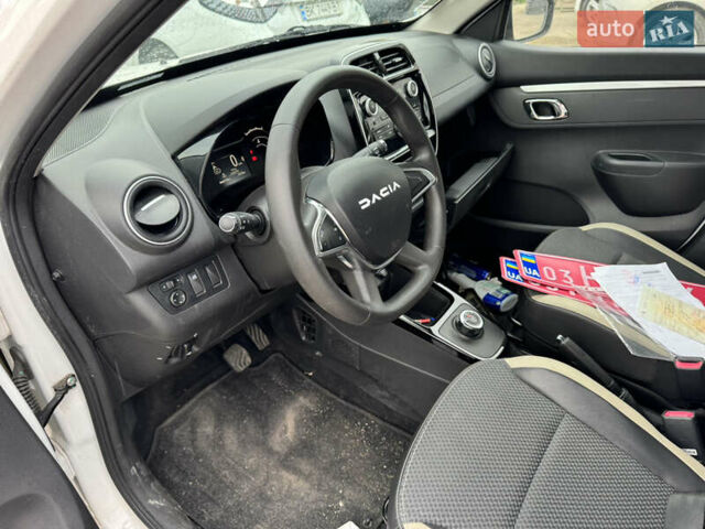 Белый Дачия Spring, объемом двигателя 0 л и пробегом 29 тыс. км за 5799 $, фото 13 на Automoto.ua