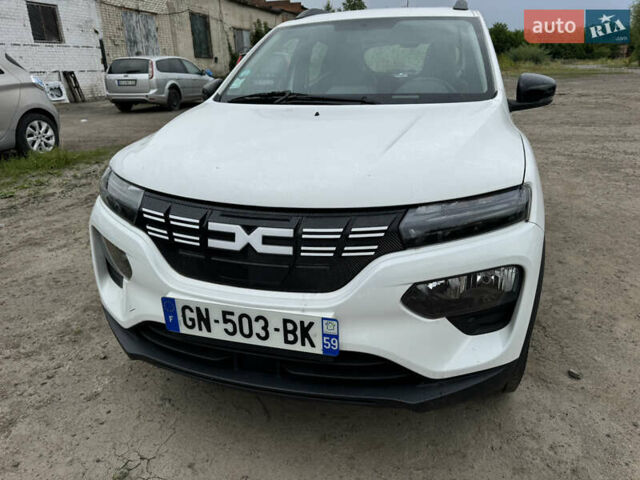 Белый Дачия Spring, объемом двигателя 0 л и пробегом 29 тыс. км за 5799 $, фото 2 на Automoto.ua