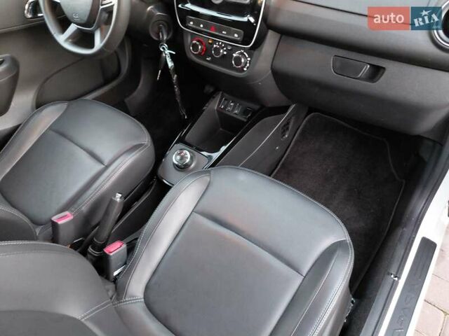 Білий Дачія Spring, об'ємом двигуна 0 л та пробігом 40 тис. км за 9450 $, фото 36 на Automoto.ua