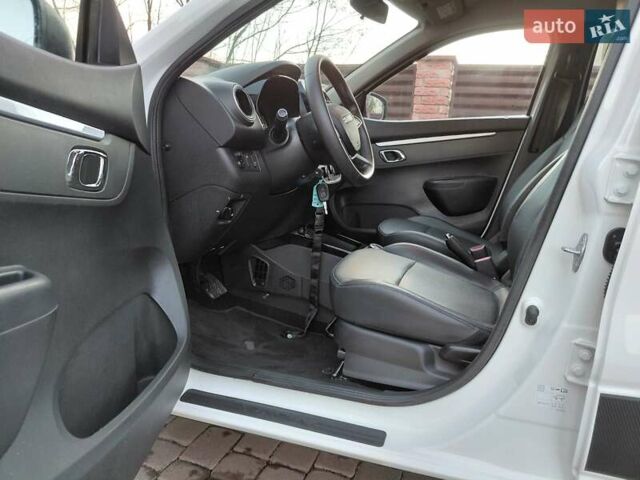 Білий Дачія Spring, об'ємом двигуна 0 л та пробігом 40 тис. км за 9450 $, фото 58 на Automoto.ua