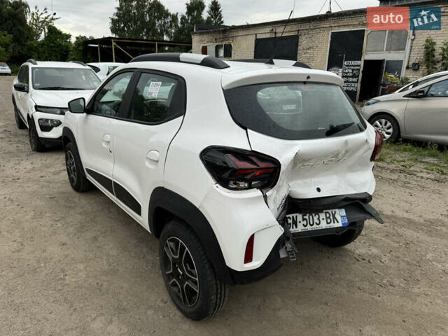 Белый Дачия Spring, объемом двигателя 0 л и пробегом 29 тыс. км за 5799 $, фото 8 на Automoto.ua