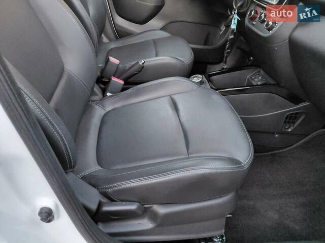 Білий Дачія Spring, об'ємом двигуна 0 л та пробігом 40 тис. км за 9450 $, фото 38 на Automoto.ua