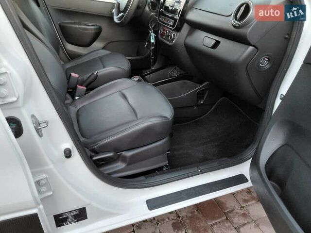 Білий Дачія Spring, об'ємом двигуна 0 л та пробігом 40 тис. км за 9450 $, фото 40 на Automoto.ua