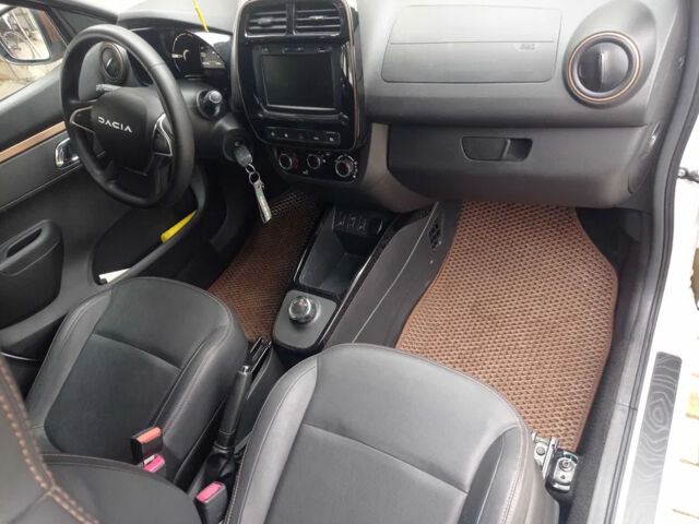 Белый Дачия Spring, объемом двигателя 0 л и пробегом 14 тыс. км за 9500 $, фото 11 на Automoto.ua