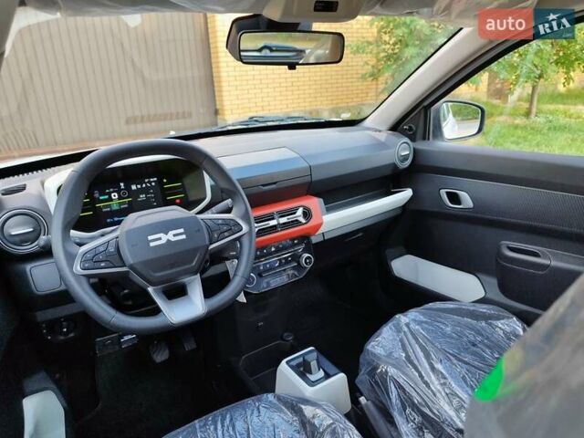 Белый Дачия Spring, объемом двигателя 0 л и пробегом 1 тыс. км за 17000 $, фото 12 на Automoto.ua