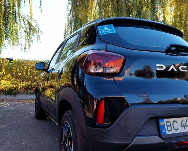 Черный Дачия Spring, объемом двигателя 0 л и пробегом 33 тыс. км за 11700 $, фото 5 на Automoto.ua