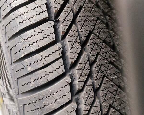 Черный Дачия Spring, объемом двигателя 0 л и пробегом 33 тыс. км за 11700 $, фото 28 на Automoto.ua