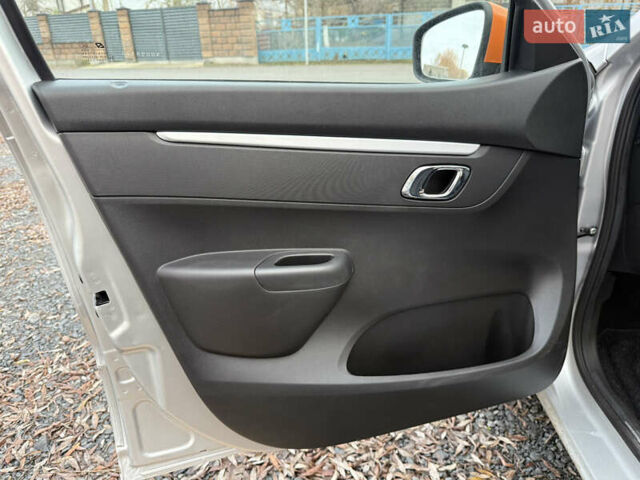 Дачия Spring, объемом двигателя 0 л и пробегом 16 тыс. км за 9500 $, фото 13 на Automoto.ua