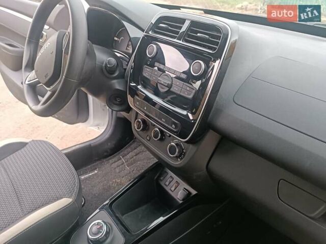 Дачия Spring, объемом двигателя 0 л и пробегом 20 тыс. км за 8300 $, фото 12 на Automoto.ua