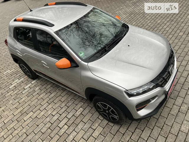 Сірий Дачія Spring, об'ємом двигуна 0 л та пробігом 9 тис. км за 15300 $, фото 5 на Automoto.ua