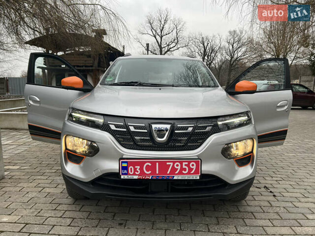 Серый Дачия Spring, объемом двигателя 0 л и пробегом 9 тыс. км за 15300 $, фото 3 на Automoto.ua